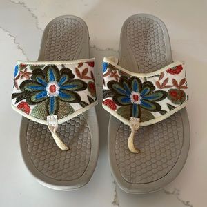 BareTraps Sandals